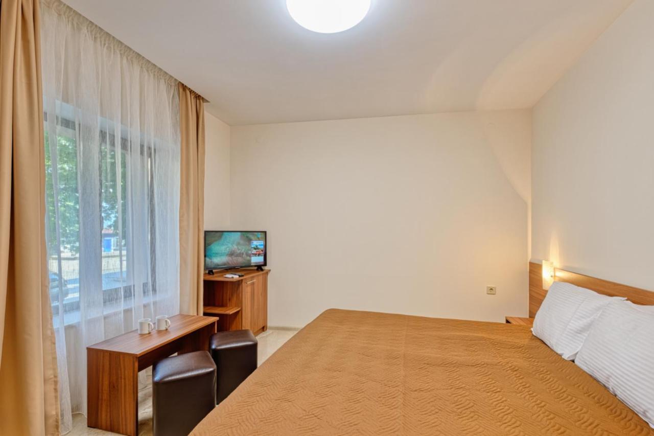 Къща За Гости Relax Hisarya Bagian luar foto