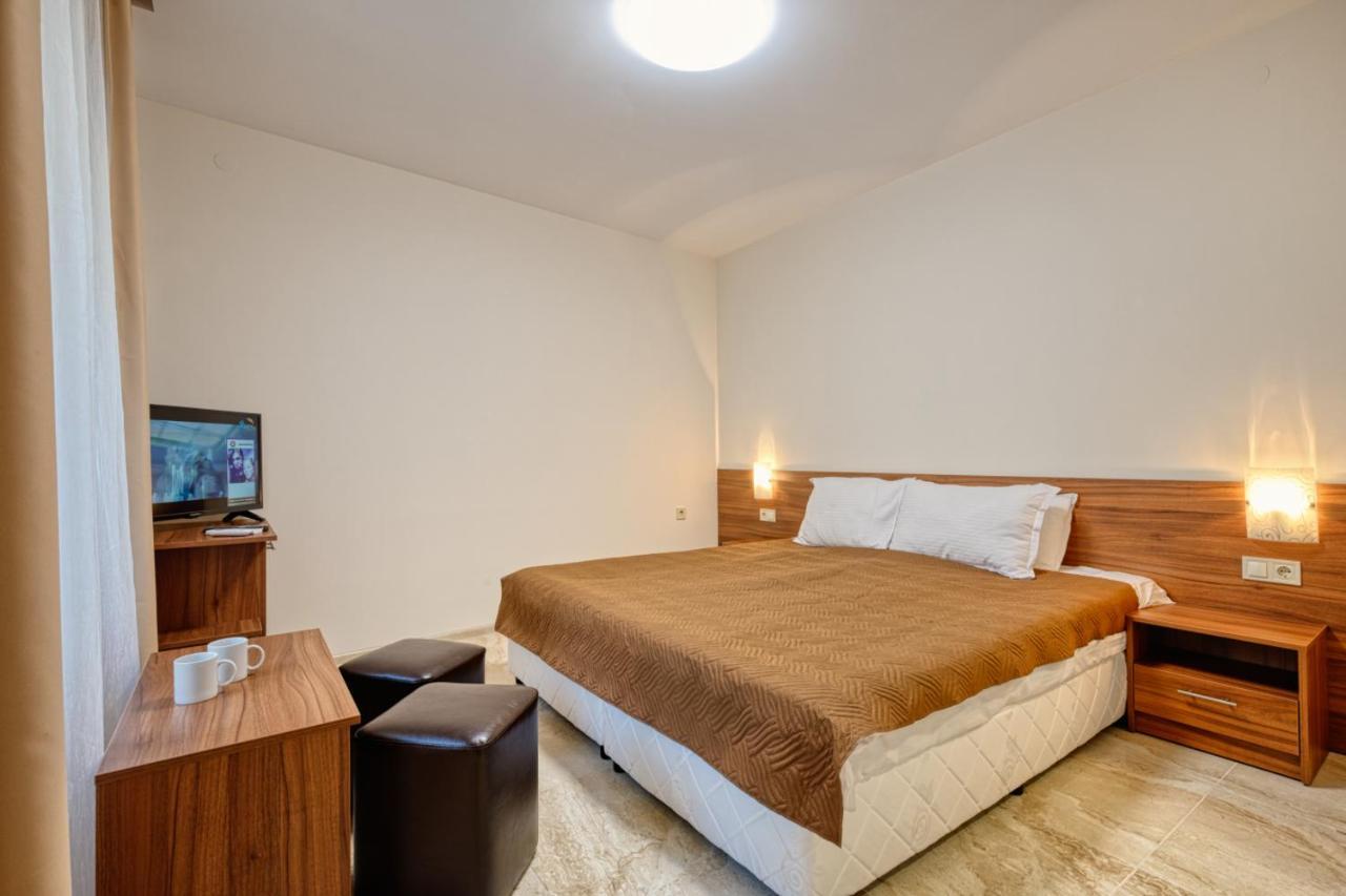 Къща За Гости Relax Hisarya Bagian luar foto