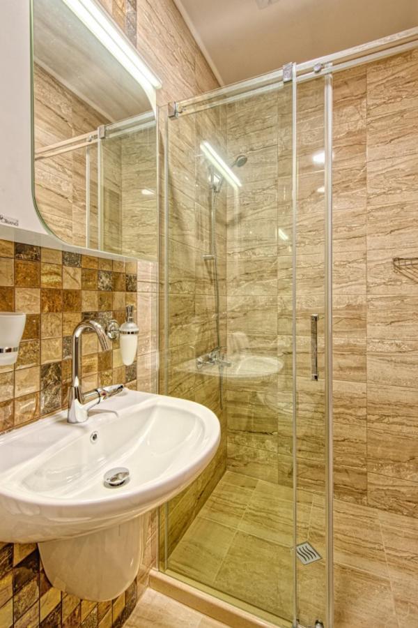 Къща За Гости Relax Hisarya Bagian luar foto